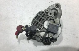 Генератор для Nissan X-Trail 2001 года на фотографиях