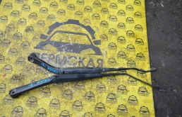 Поводок стеклоочистителя передний Chevrolet Cruze