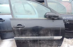Дверь передняя правая Renault Megane II 2003-2009