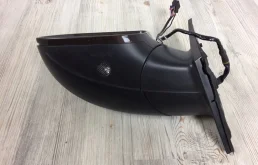 Стекла и зеркала для Audi Q7 2010 года на фотографиях