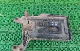 Площадка под АКБ аккумулятор AUDI A3, SKODA OCTAVIA 1Z, VOLKSWAGEN GOLF 5/6/5+, JETTA 5/6, PASSAT B6/7/CC, CADDY, TOURAN, TIGUAN 2004- б/у A3(2004-2013);OCTAVIA 1Z(2004-2012);GOLF 5(2004-2009);PASSAT B6(2005-2010)