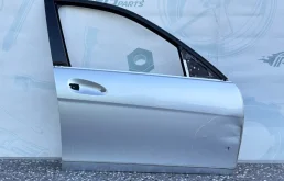 Дверь передняя правая Mercedes-benz 2009 W204