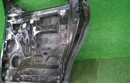 Двери для Toyota Alphard 2017 года на фотографиях