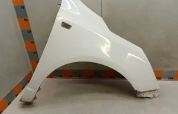 Переднее правое крыло белого цвета для Chevrolet Cobalt 2013-2016