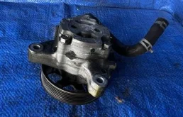 Насос ГУР для Honda CR-V 2010 года на фотографиях