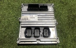 Блок управления двигателем для Audi Q7 2015 года на фотографиях