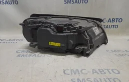 Фары для Volvo XC70 2010 года на фотографиях