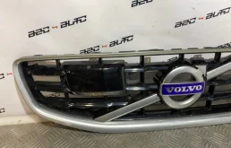 Решетка радиатора для Volvo S60 2015 года на фотографиях