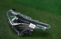 Фары для Toyota Corolla 2023 года на фотографиях