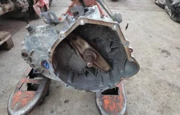 МКПП для Mercedes-Benz Vito 1998 года на фотографиях