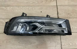 Фара ксенон левая для Audi Q7 на фотографиях