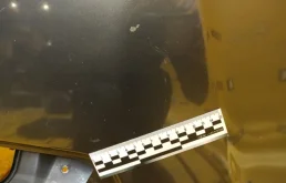 Капот для BMW 7er 2001 года на фотографиях