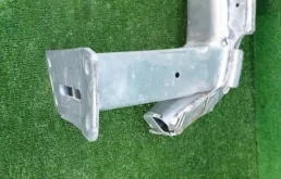 Усилитель бампера передний верхний для Audi Q7 2018 года на фотографиях