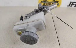 Главный тормозной цилиндр для Suzuki Grand Vitara на фотографиях