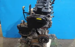 Двигатель без навесного для Nissan Pathfinder 2000 года на фотографиях