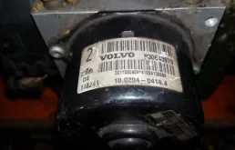 Блок ABS для Volvo XC90 2012 года на фотографиях