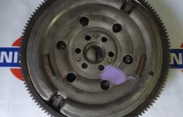 Маховик для Nissan X-Trail 2011 года на фотографиях