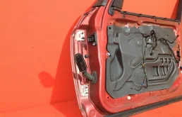 Дверь передняя правая для BMW X3 2005 года на фотографиях