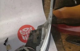 Бампер для Volkswagen Touran 2006 года на фотографиях