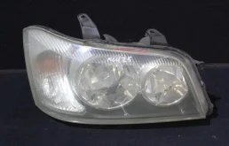 Фары для Toyota Highlander 2006 года на фотографиях