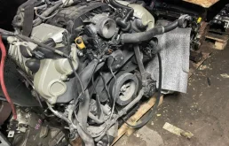 Двигатель без навесного для Porsche Cayenne 2008 года на фотографиях