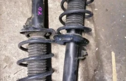 Амортизатор передний левый для Volkswagen Jetta на фотографиях