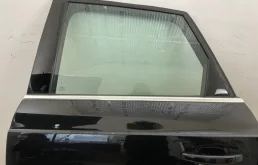 Двери для Audi Q3 2013 года на фотографиях