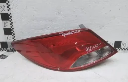 Фонарь внешний левый для Hyundai Solaris 2015 года на фотографиях