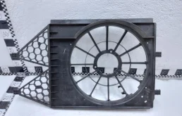 Вентилятор радиатора охлаждения ДВС для Skoda Rapid 2018 года на фотографиях