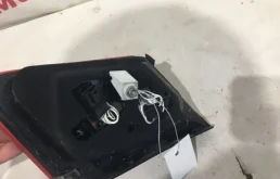 Фонарь внутренний правый для Mercedes-Benz E class 2009 года на фотографиях