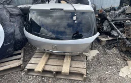 крышка багажника astra h 5d