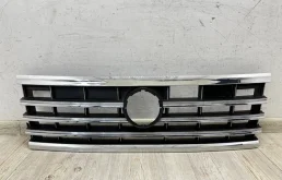 Решетка радиатора без значка VW Touareg 3 2019- CR7