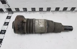 Пневмостойка передняя правая для Audi Q7 2018 года на фотографиях