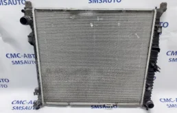 Радиатор охлаждения ДВС для Mercedes-Benz GL class 2015 года на фотографиях