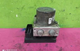 Блок ABS для Skoda Rapid 2014 года на фотографиях