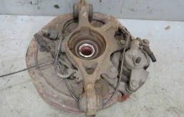 Кулак задний левый для Land Rover Discovery L319 2004-2009