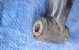 Качающийся рычаг правый для Toyota Corolla на фотографиях