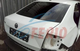 Заднее правое крыло для Skoda Rapid 2012 года на фотографиях