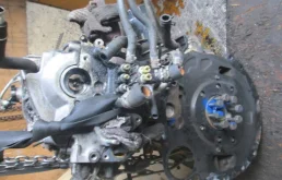 Двигатель для Toyota RAV4 2002 года на фотографиях