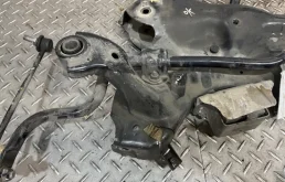 Подрамник двигателя для Hyundai i40 на фотографиях