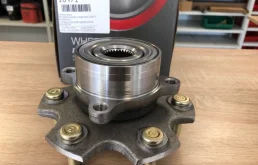 Ступица колеса передняя левая для Mitsubishi Pajero на фотографиях