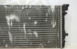 Радиатор охлаждения ДВС для Skoda Rapid 2019 года на фотографиях