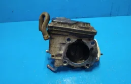 Дроссельная заслонка для Toyota RAV4 на фотографиях