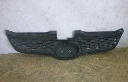 Решетка радиатора для Hyundai Matrix 2005 года на фотографиях