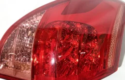 Фонарь левый для Toyota RAV4 на фотографиях