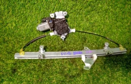 Стеклоподъемник передний левый для Nissan Note 2006 года на фотографиях