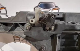 Панель радиатора (телевизор) для Citroen C5 на фотографиях