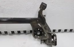 Задняя балка для Hyundai Solaris 2022 года на фотографиях