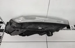 Фара ксенон правая для Audi Q7 2024 года на фотографиях