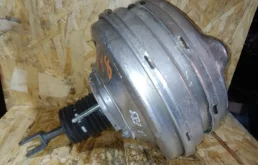 Вакуумный усилитель тормозов для BMW X3 на фотографиях